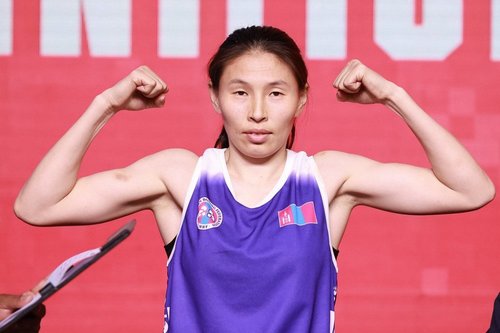 Л.Алтанцэцэг мөнгөн медаль хүртлээ